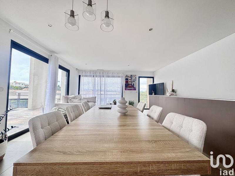 Maison - 225 m² - 5 pièces