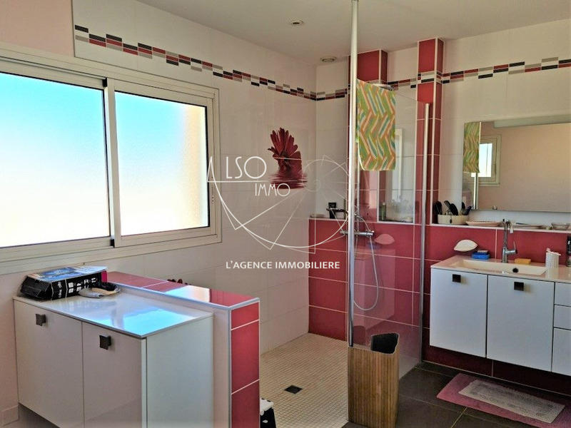 Villa - 207 m² - 6 pièces