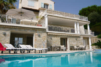 Villa - 180 m² - 4 pièces