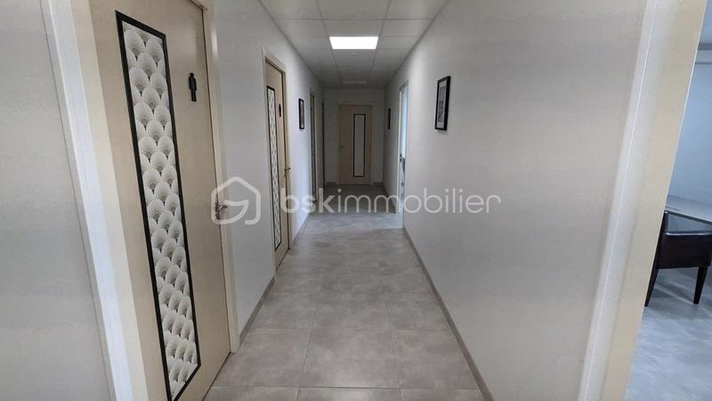 Bureau - 200 m² - 6 pièces