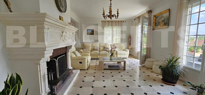 Maison traditionnelle - 140 m² - 6 pièces