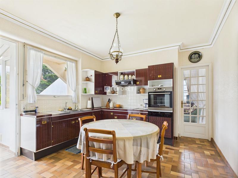 Maison - 204 m² - 8 pièces