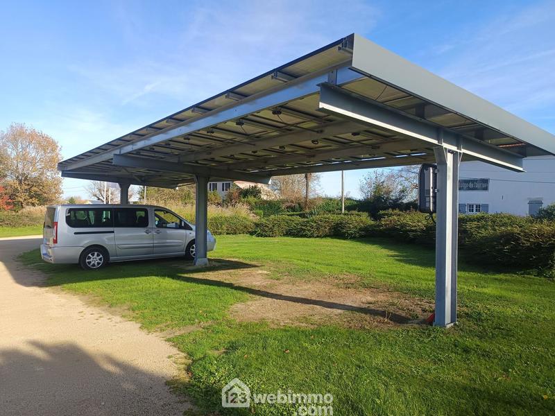 Maison - 737 m² - 20 pièces