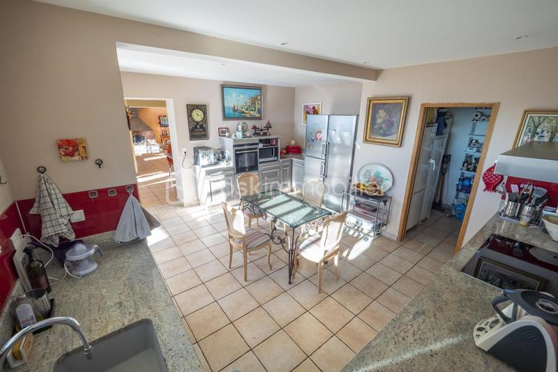 Villa - 200 m² - 6 pièces