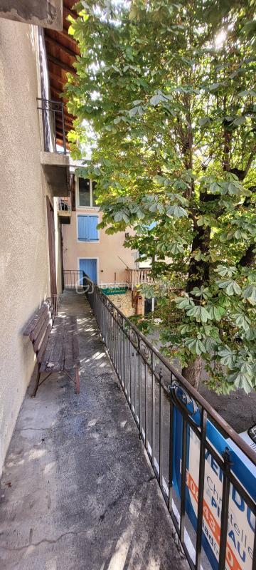 Immeuble - 230 m² - 9 pièces