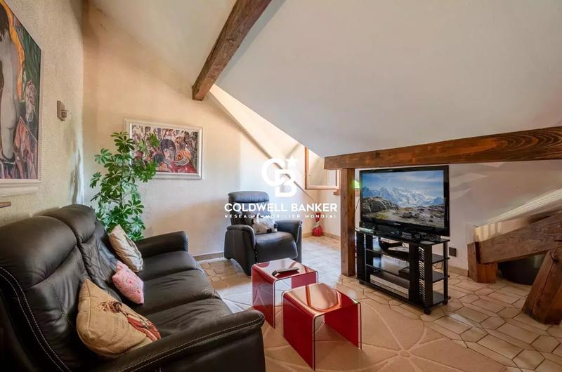 Propriété - 366 m² - 10 pièces