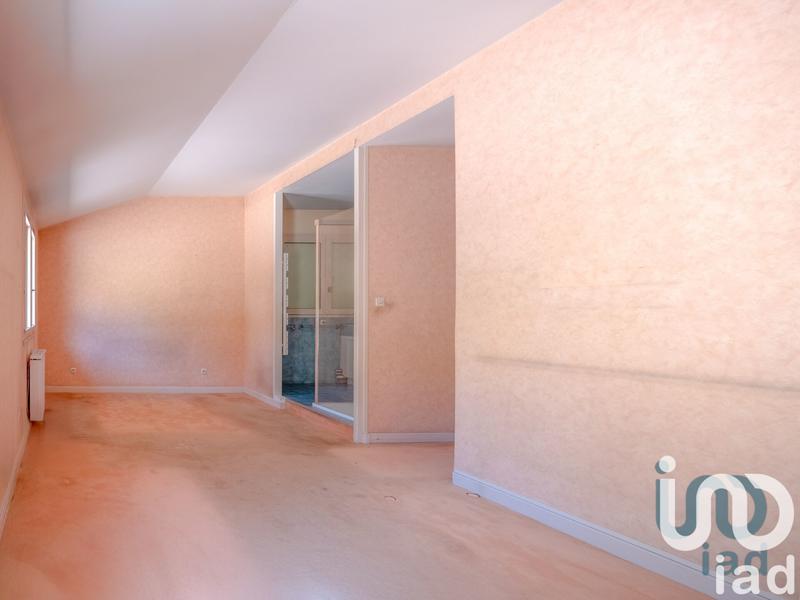 Maison - 203 m² - 7 pièces