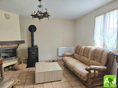 Maison traditionnelle - 137 m² - 8 pièces