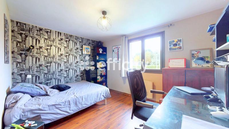 Maison - 210 m² - 8 pièces