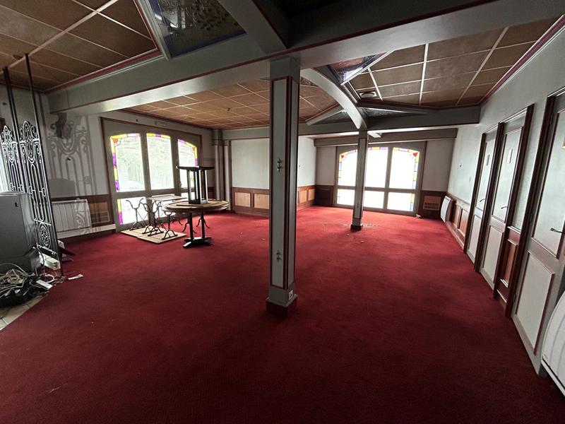 Local commercial - 242 m²