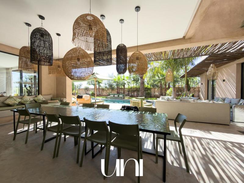 Villa - 640 m² - 11 pièces