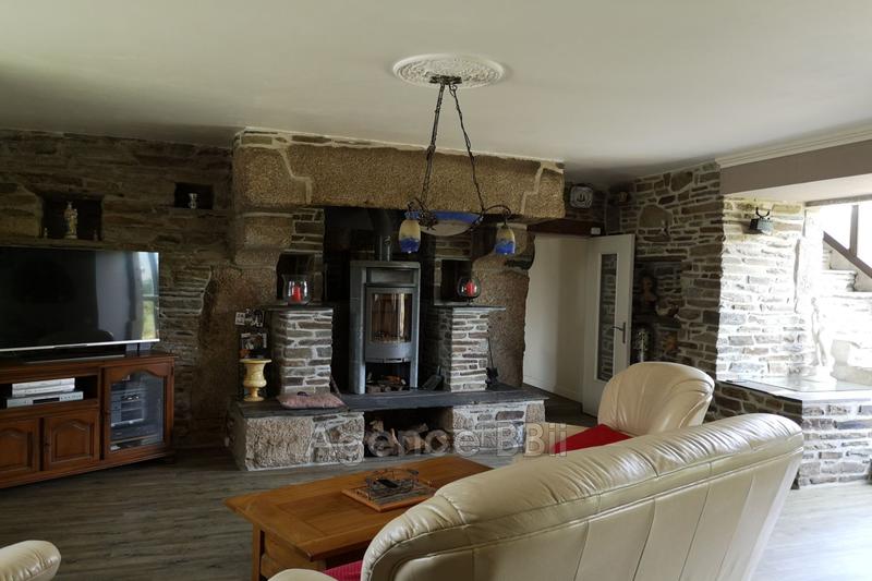 Maison - 217 m² - 8 pièces