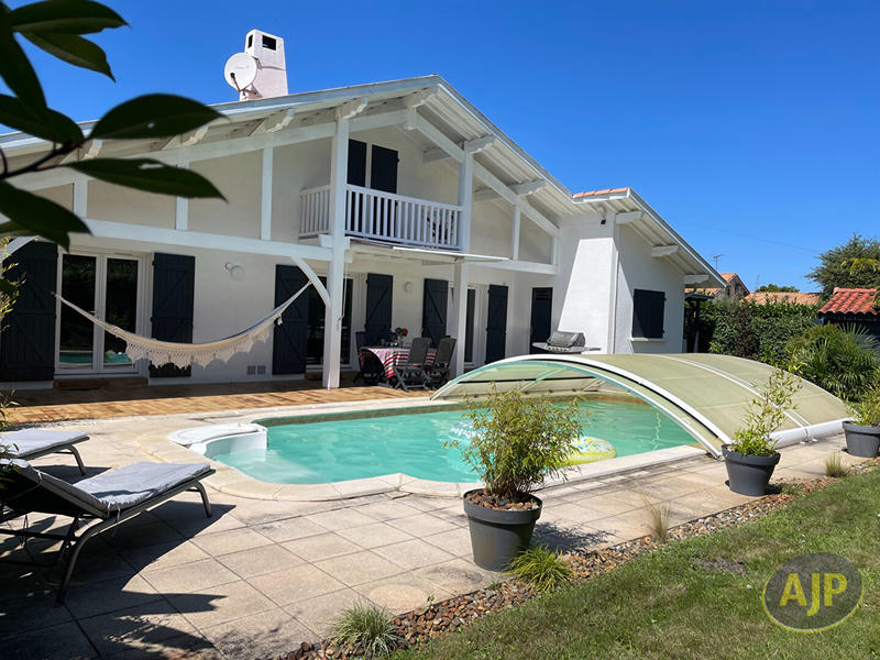 Maison - 185 m² - 6 pièces