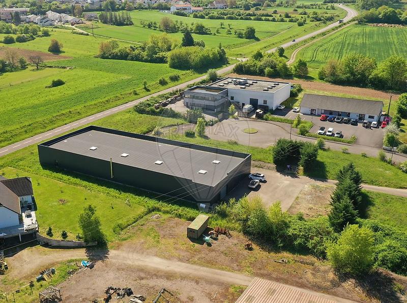 Local commercial - 1 260 m² - 10 pièces