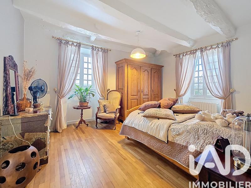 Maison - 368 m² - 10 pièces