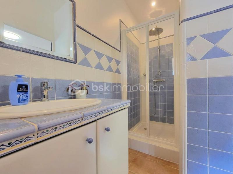 Villa - 240 m² - 8 pièces