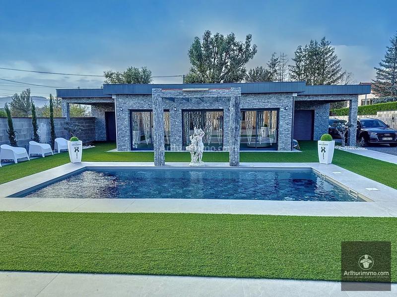 Maison - 130 m² - 6 pièces