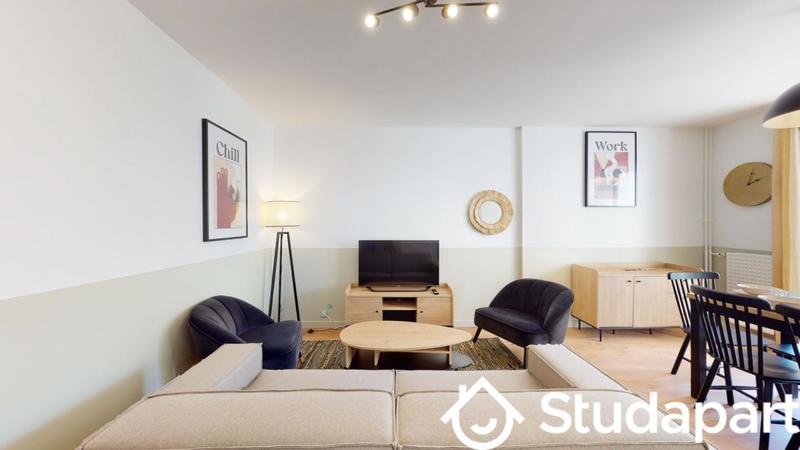 Chambre - 11 m² - 1 pièce