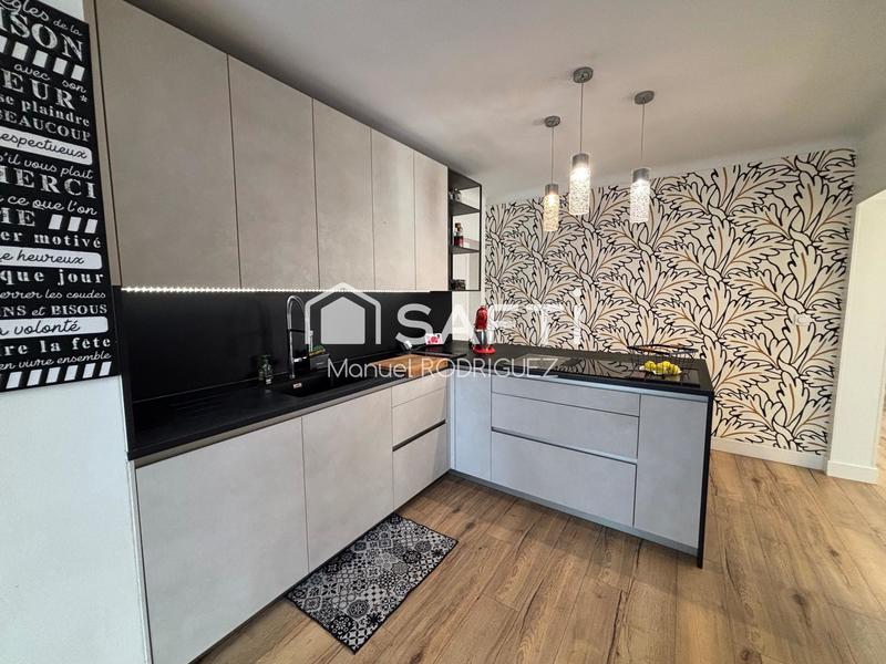 Maison - 200 m² - 8 pièces