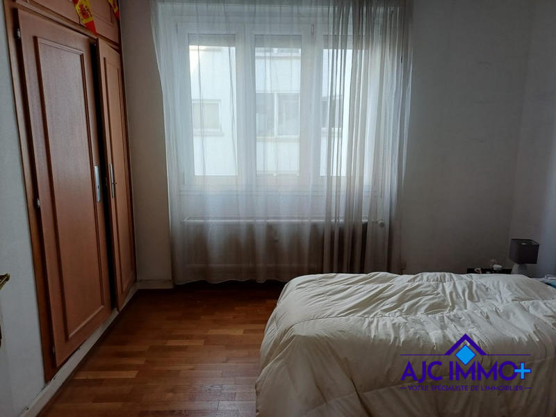 Appartement - 125 m² - 5 pièces