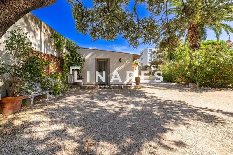 Maison chambre d'hôtes - 360 m² - 8 pièces