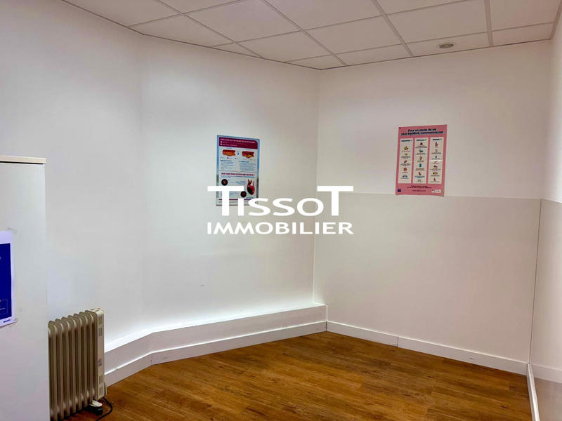 Bureau - 101 m² - 4 pièces