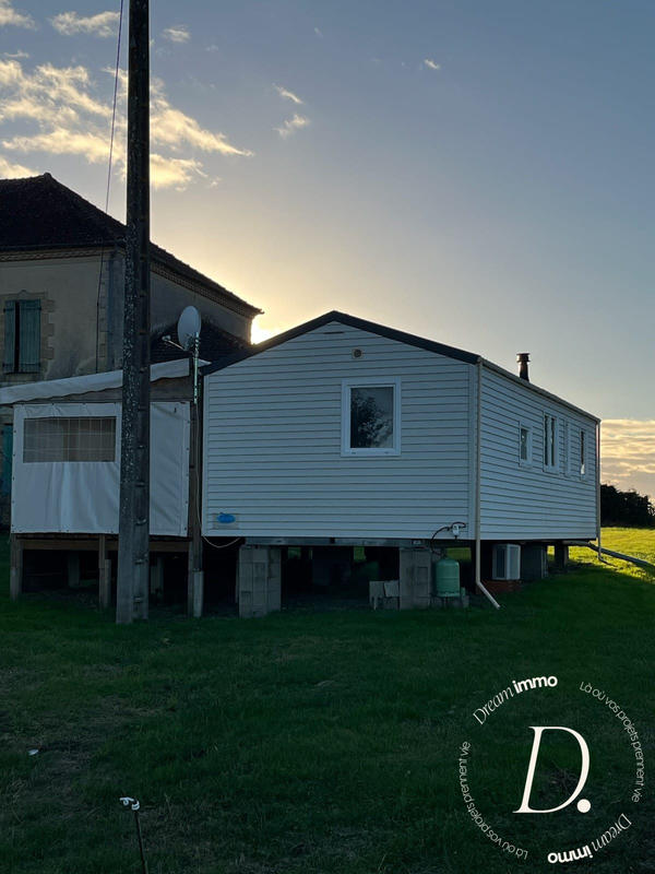 Maison - 200 m² - 9 pièces