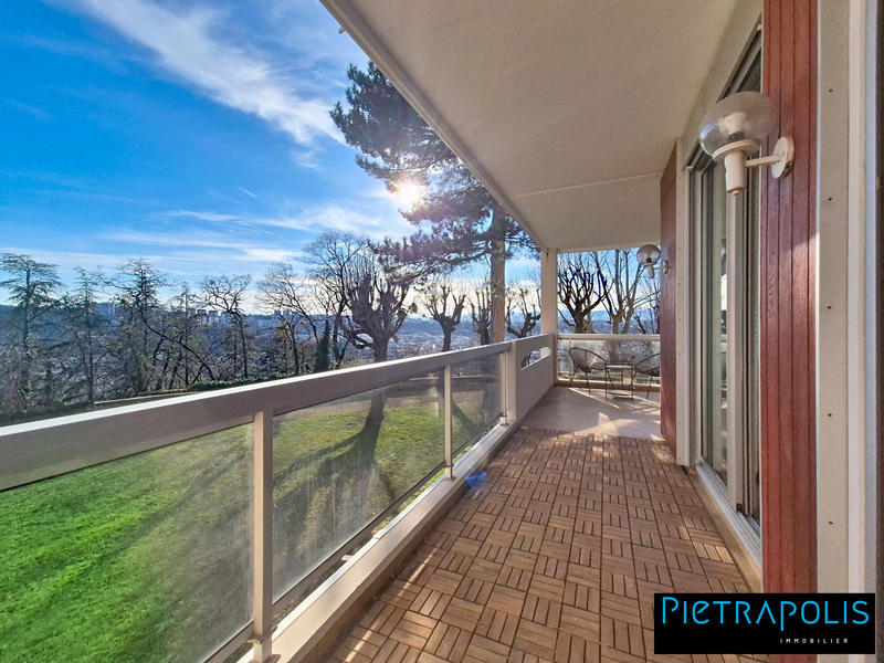 Appartement - 132 m² - 5 pièces