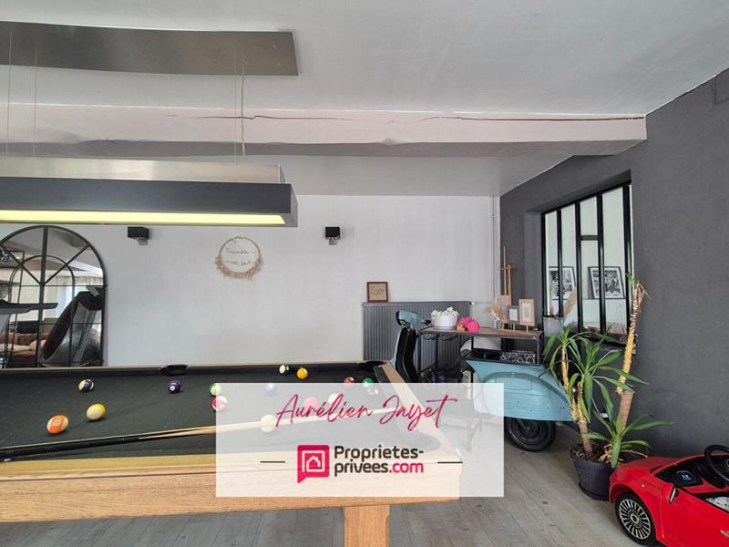 Maison - 350 m² - 8 pièces