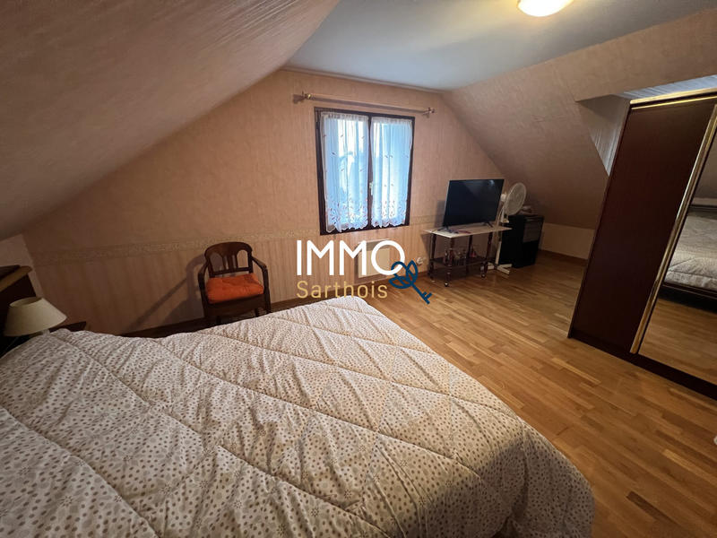 Maison - 183 m² - 11 pièces