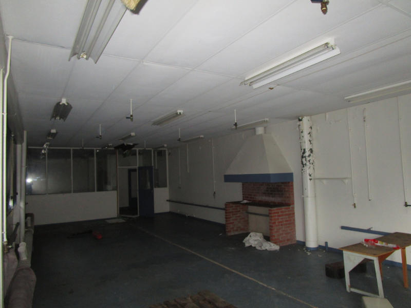 Local d'activité / Entrepôt - 1 200 m² - 2 pièces