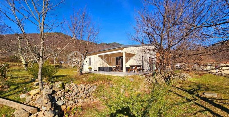 Maison - 102 m² - 5 pièces