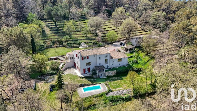 Maison - 290 m² - 6 pièces