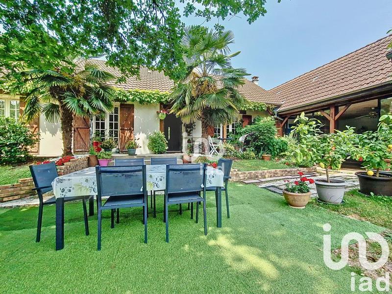 Maison - 180 m² - 8 pièces