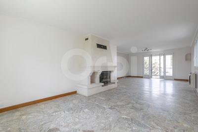 Maison - 177 m² - 7 pièces