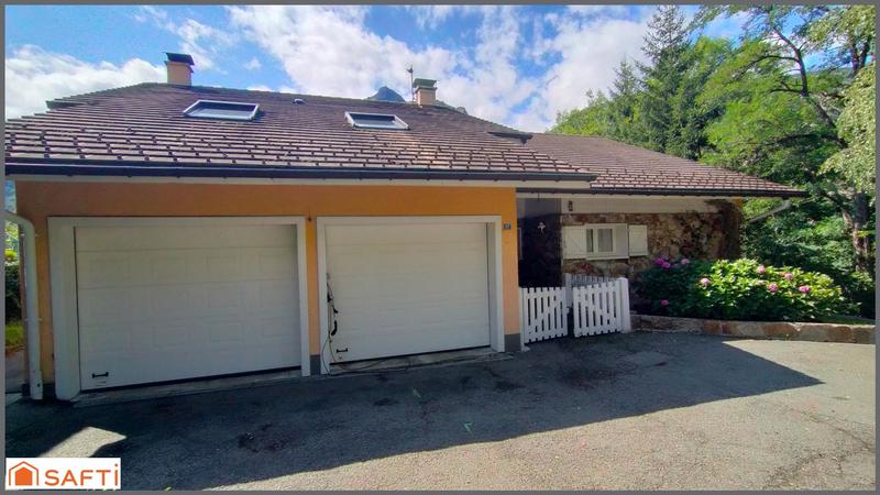 Maison - 223 m² - 11 pièces