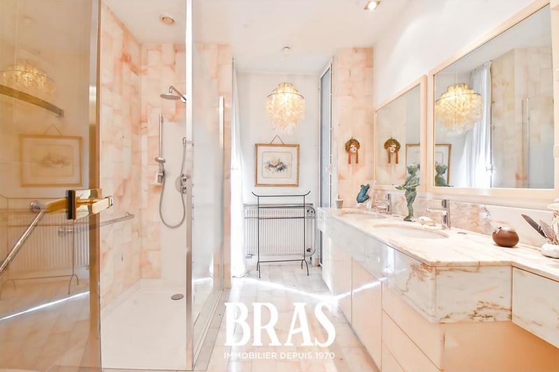 Maison - 372 m² - 7 pièces