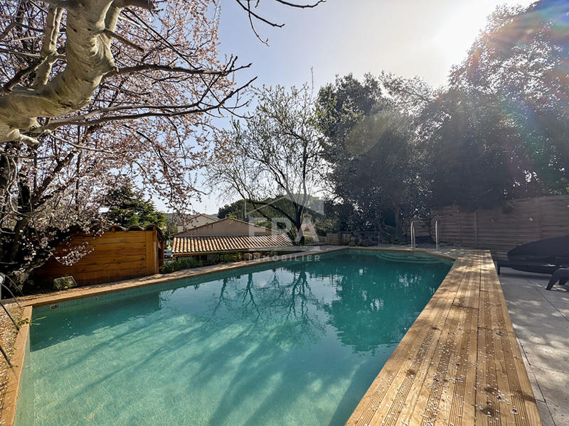 Maison - 100 m² - 6 pièces