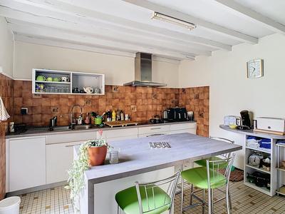 Villa - 241 m² - 6 pièces