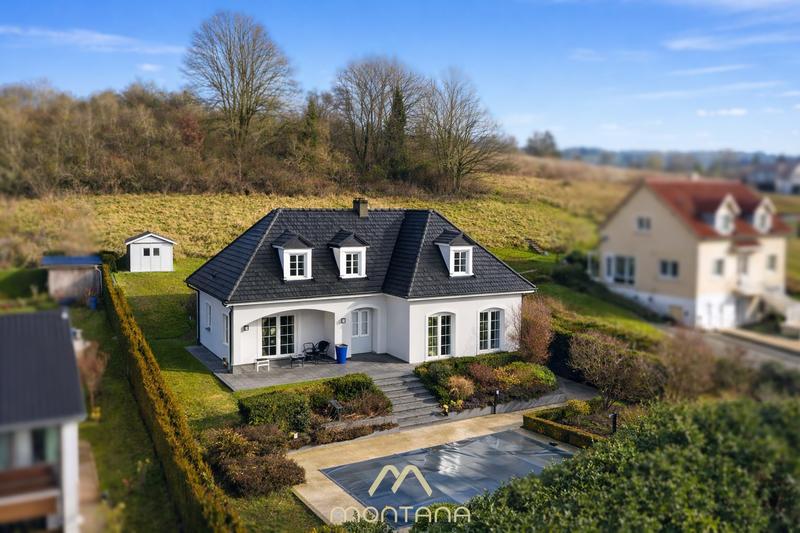 Maison - 226 m² - 7 pièces