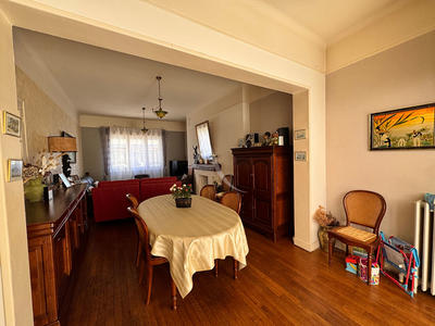 Maison - 222 m² - 9 pièces