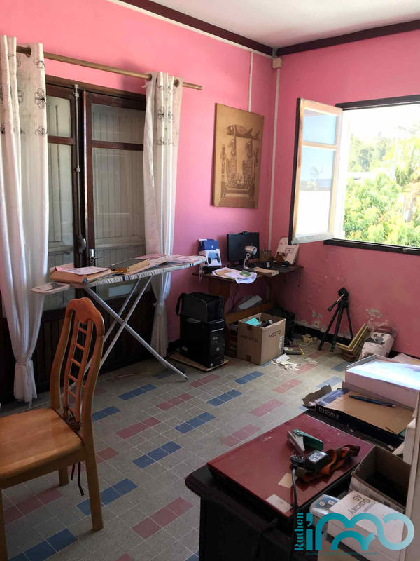 Maison - 200 m² - 8 pièces