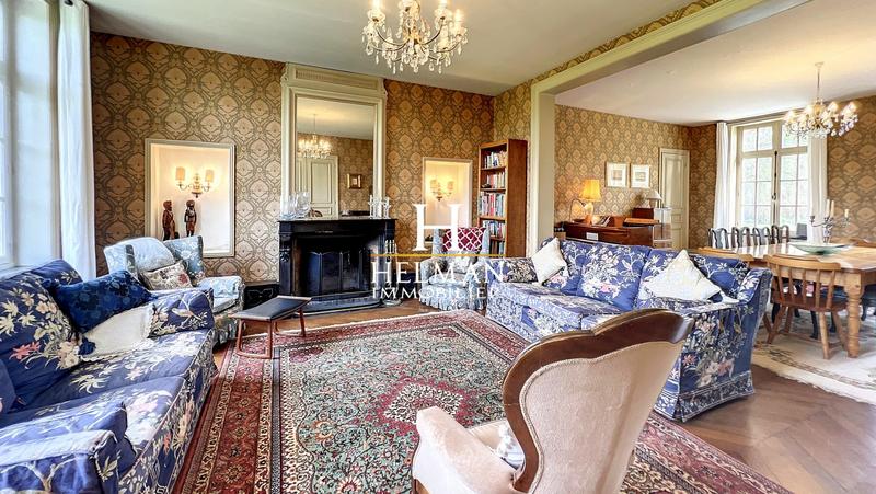 Maison - 319 m² - 9 pièces