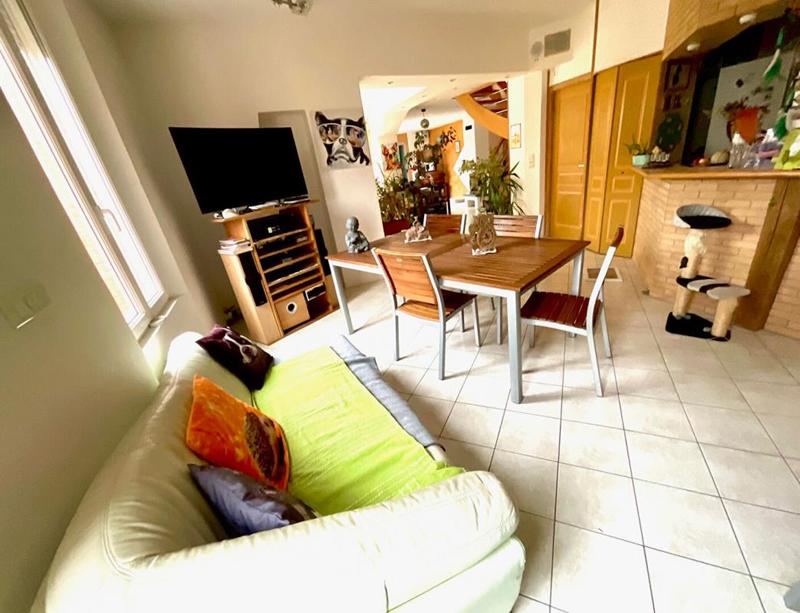 Maison - 140 m² - 6 pièces