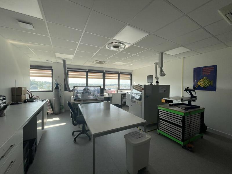 Bureau - 434 m²