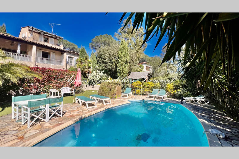 Maison - 172 m² - 7 pièces