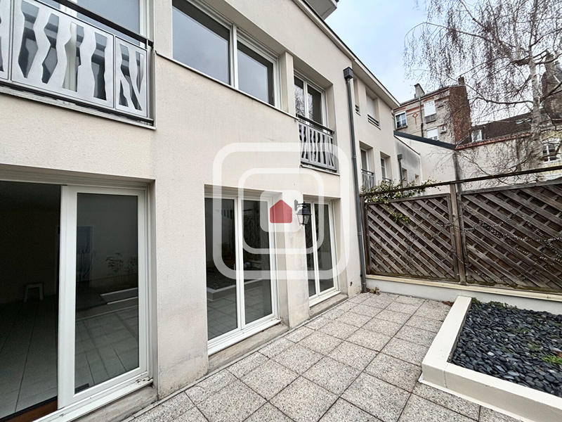 Maison - 201 m² - 7 pièces