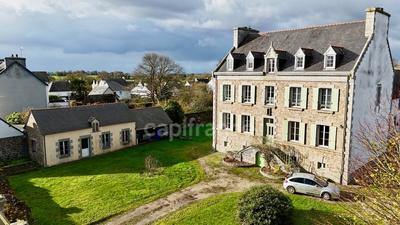 Maison de maîtres - 416 m² - 13 pièces