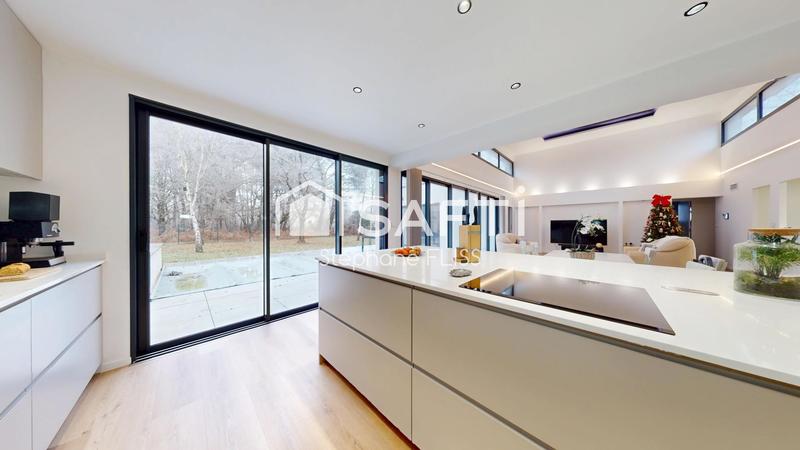 Maison - 153 m² - 8 pièces