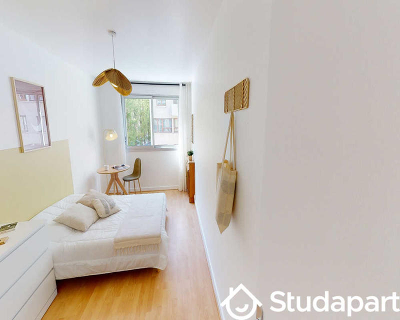 Chambre - 70 m² - 1 pièce